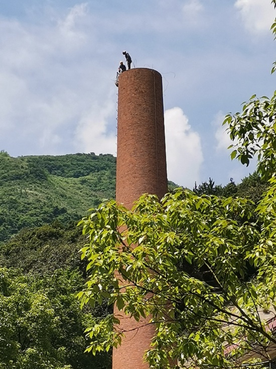 煙囪拆除公司:技術(shù)超前的實(shí)力商家